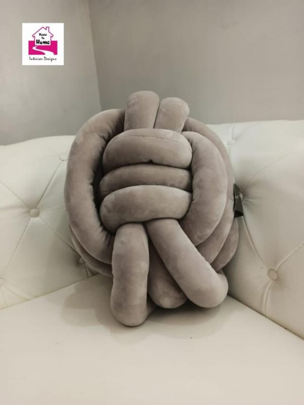 The knotted cushion